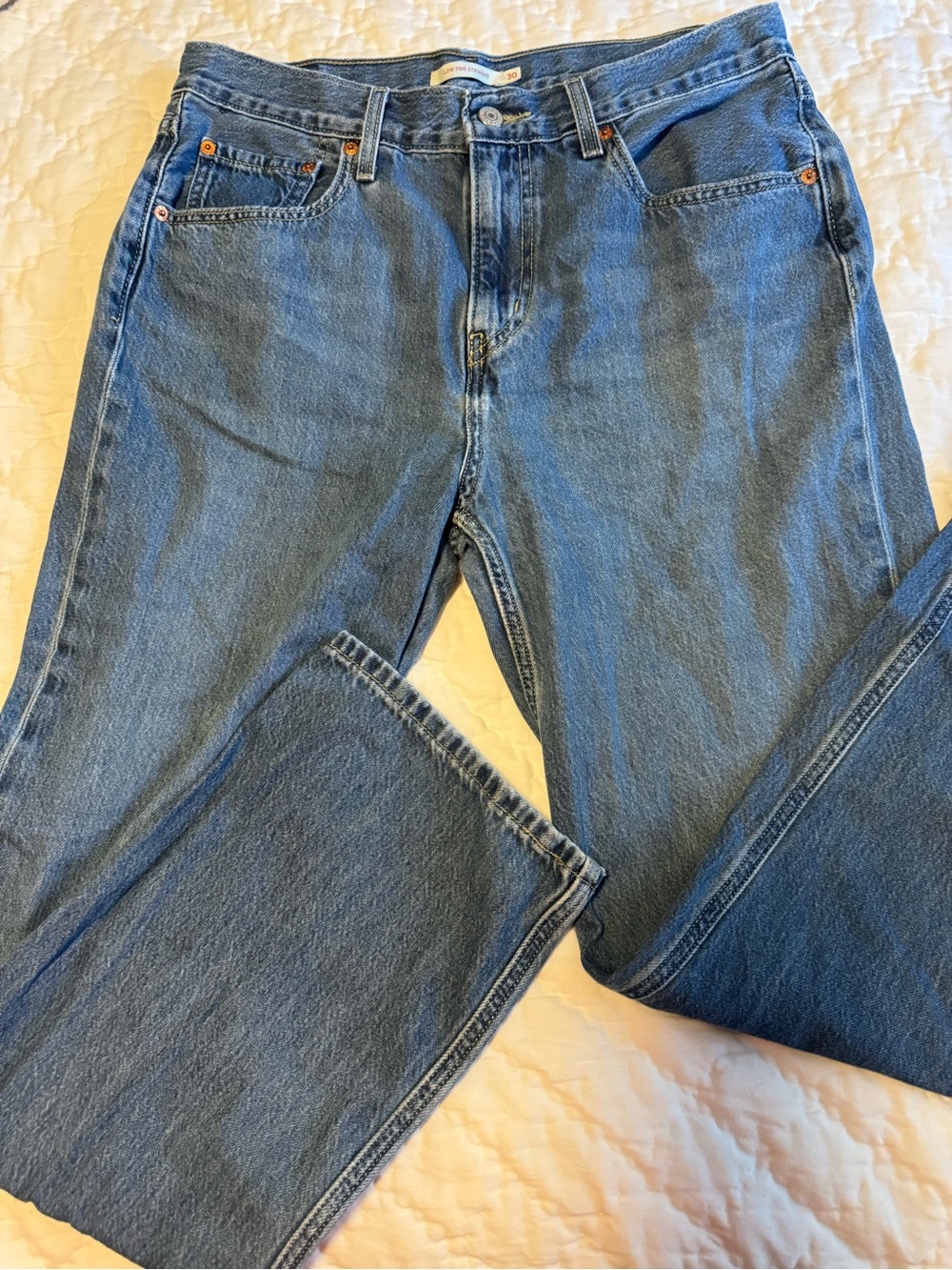 Levi’s Low Pro Straight Jeans Women’s 30 Medium Wash Blue Denim Relaxed Baggy - Picture 2 of 7